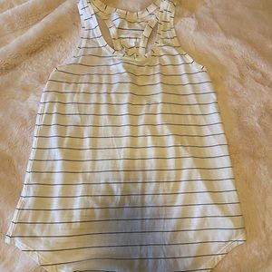 Lululemon size 2 pleated love tank EUC
